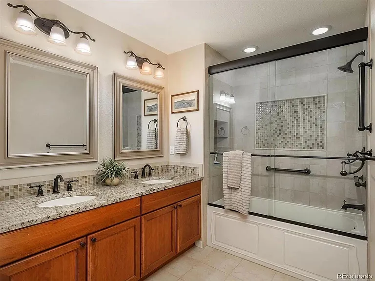 7585 S Cove Cir — Photo 10