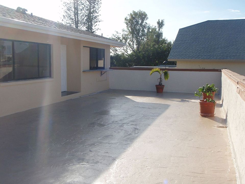 1000 sqf private terrace