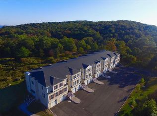 556 Mountainview Ave, Valley Cottage, NY