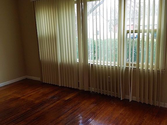 3rd image of 9135 Loganberry Ln