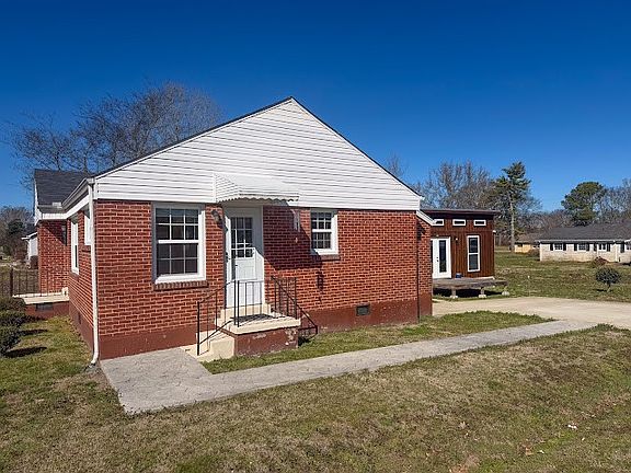 3rd image of 804 Morgan St