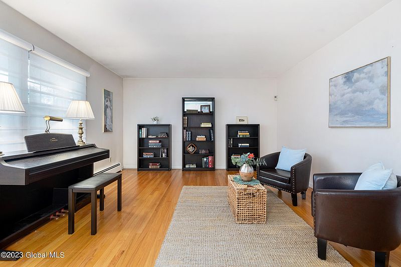 4th image of 1 Glenkill Road