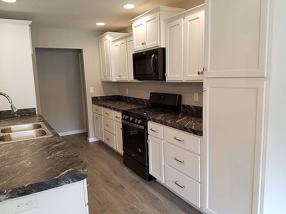 5th image of 4099 Pine Dr
