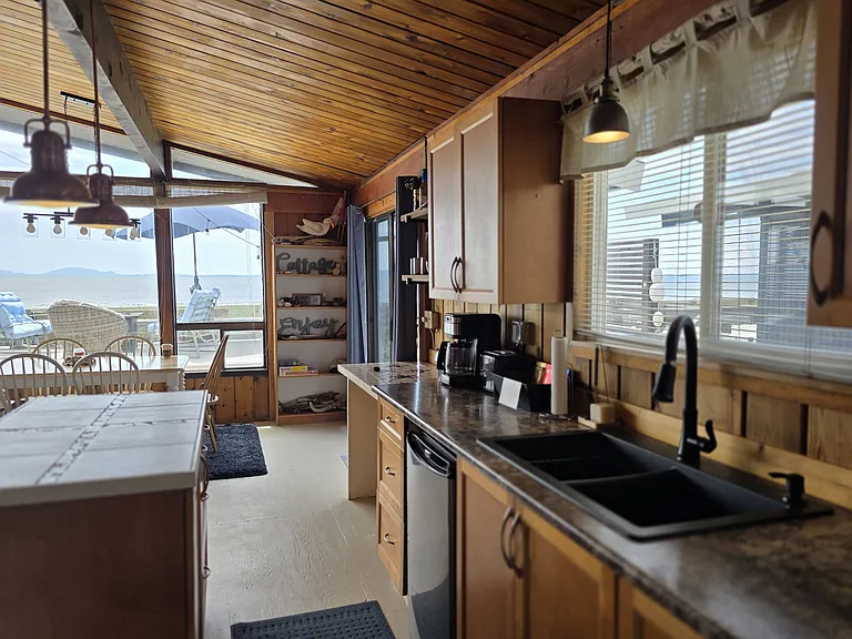 1563 Edwards Dr — Photo 11