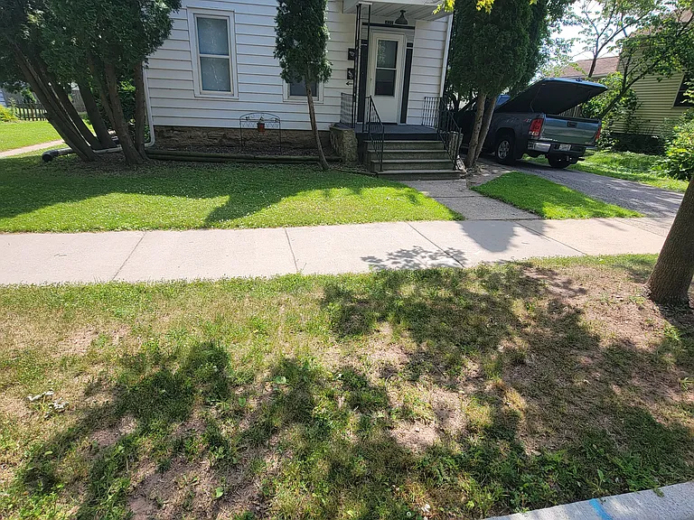 437 E Doty Ave — Photo 42