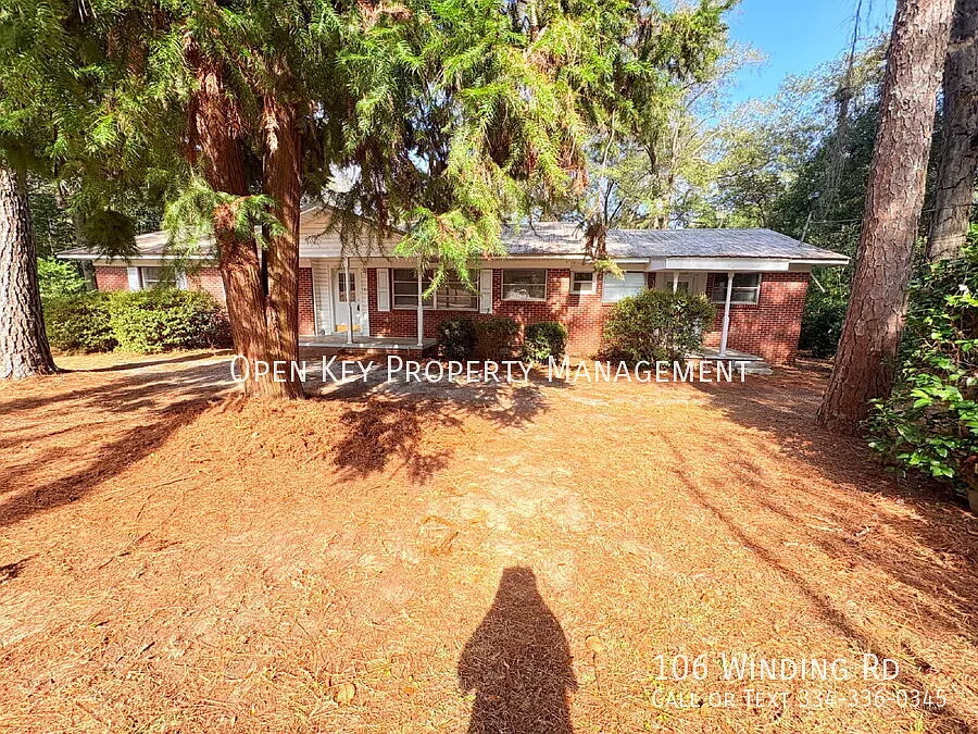 Recently updated 3 bedroom, 2 bath home in a convenient Dothan location! Section 8 approved, LVP ... — Photo 2