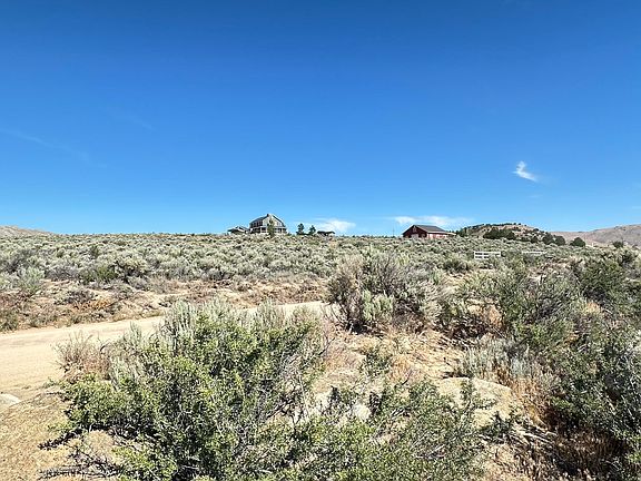3rd image of 20 Quarterhorse Cir