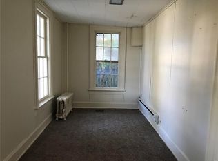 208 S 7th St, Hannibal, MO 63401