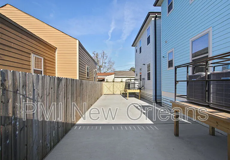 2232 Bienville St — Photo 15