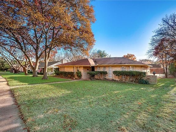 3rd image of 230 Linda Ln