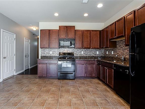 4th image of 6880 Zaniah Rd SW
