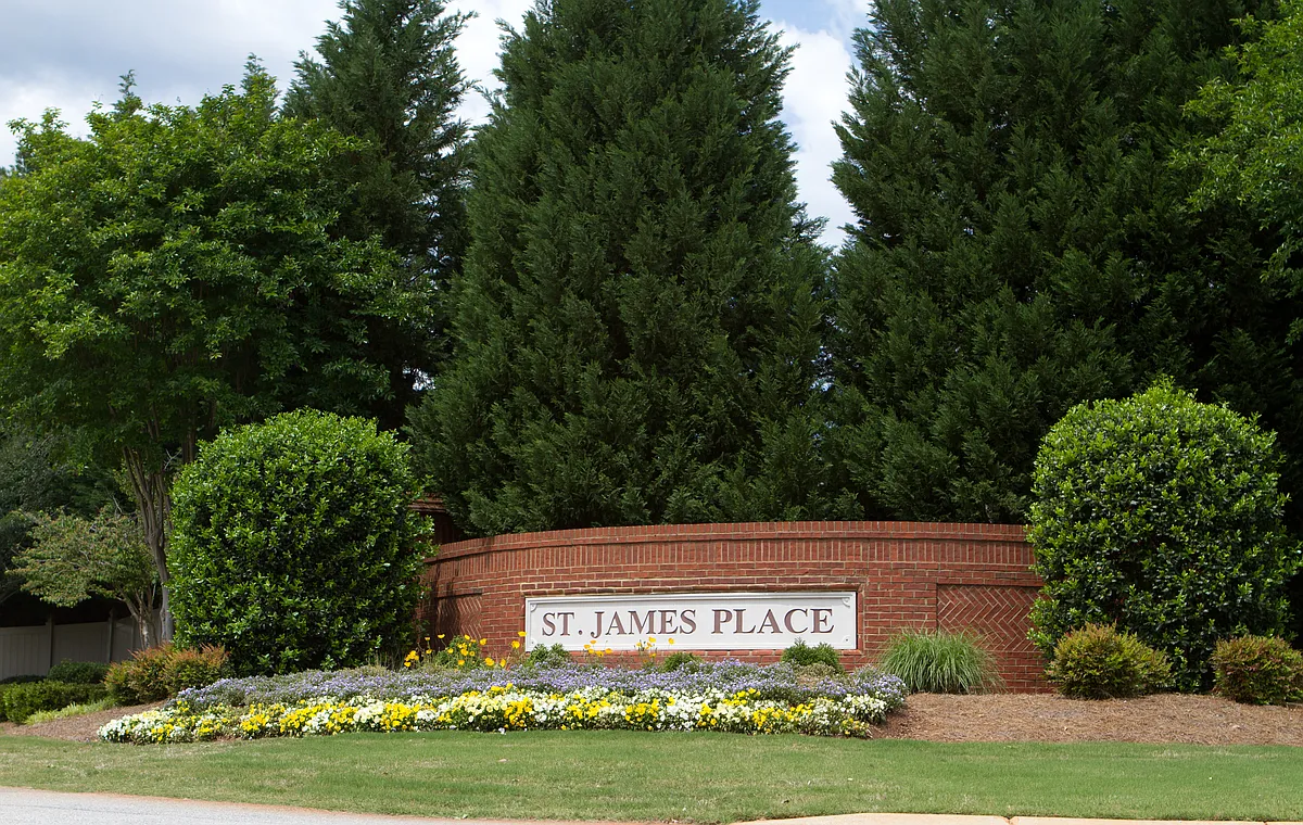 Building Photo - 108 Saint James Place Dr