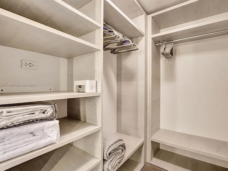 88 SW 7th St #1408 — Photo 39