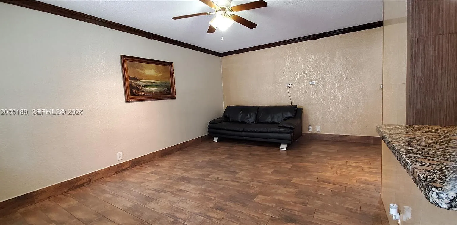 Lee Condo — Photo 4