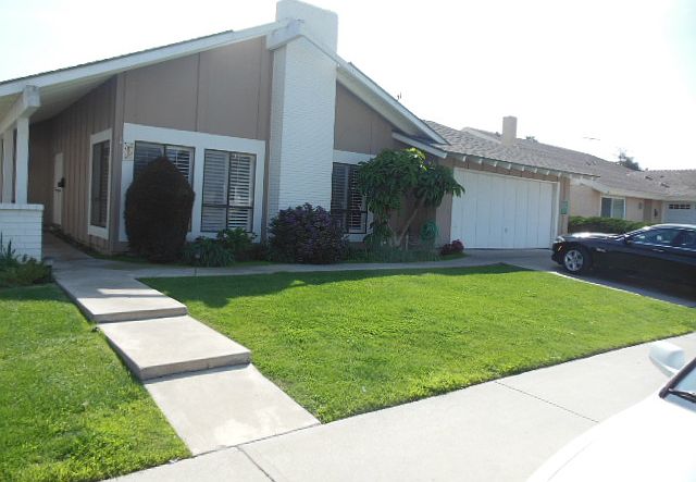 2nd image of 977 Carnation Ave