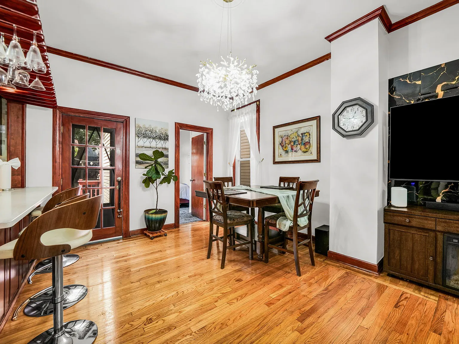 2 bed, $2,800 — Photo 4