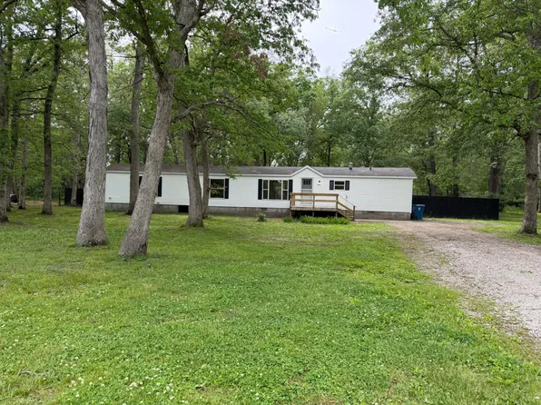 15016 Heritage Dr W, Wheatfield, IN 46392