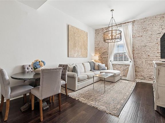 4th image of 448 Julia St APT 314