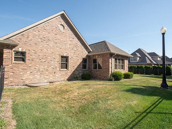 3rd image of 133 Gardenia Dr