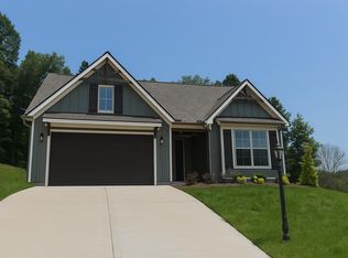 6325 Satjanon Dr, Ooltewah, TN 37363