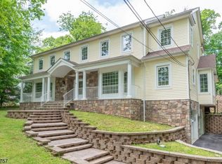 305 Emerson Ln, Berkeley Heights, NJ 07922