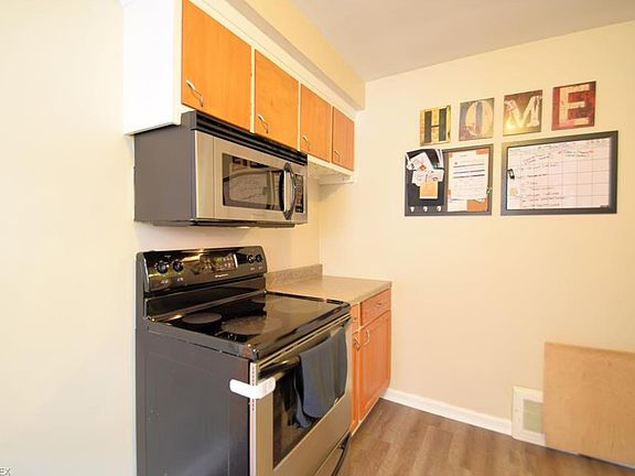 3rd image of 6058 Westminster Dr