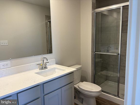 5th image of 28192 Kingsbury Ln