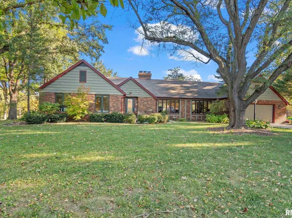 66 N Shore Dr, Petersburg, IL 62675