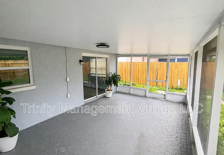 5808 Consuello Dr — Photo 15