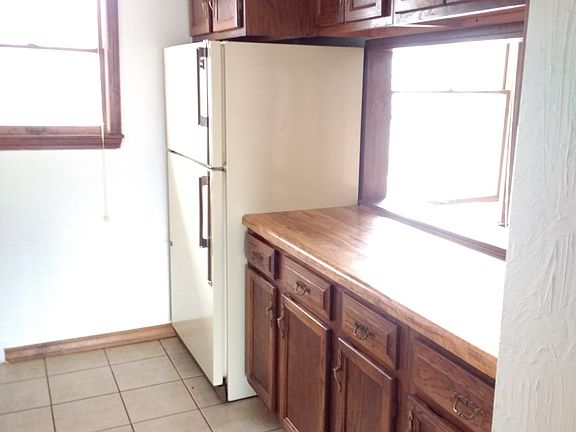 4th image of 320 E State St #4