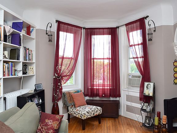 5th image of 162 Fairview Ave APT 8