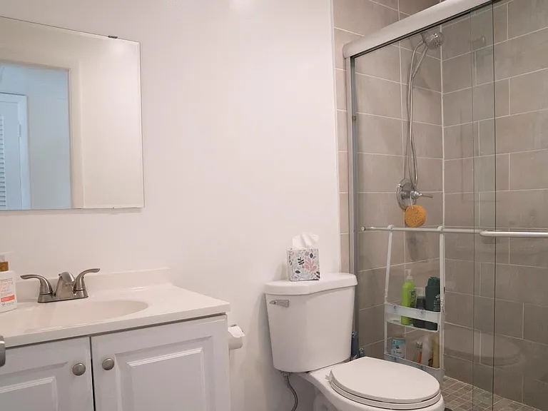 424 N Riverside Dr — Photo 14