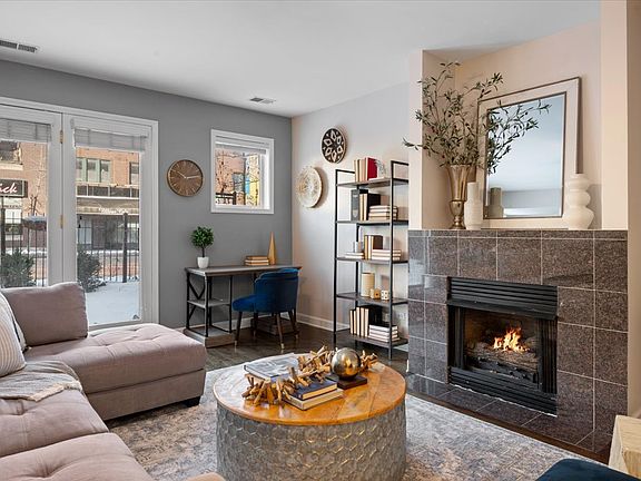 4th image of 2305 W Chicago Ave APT 1