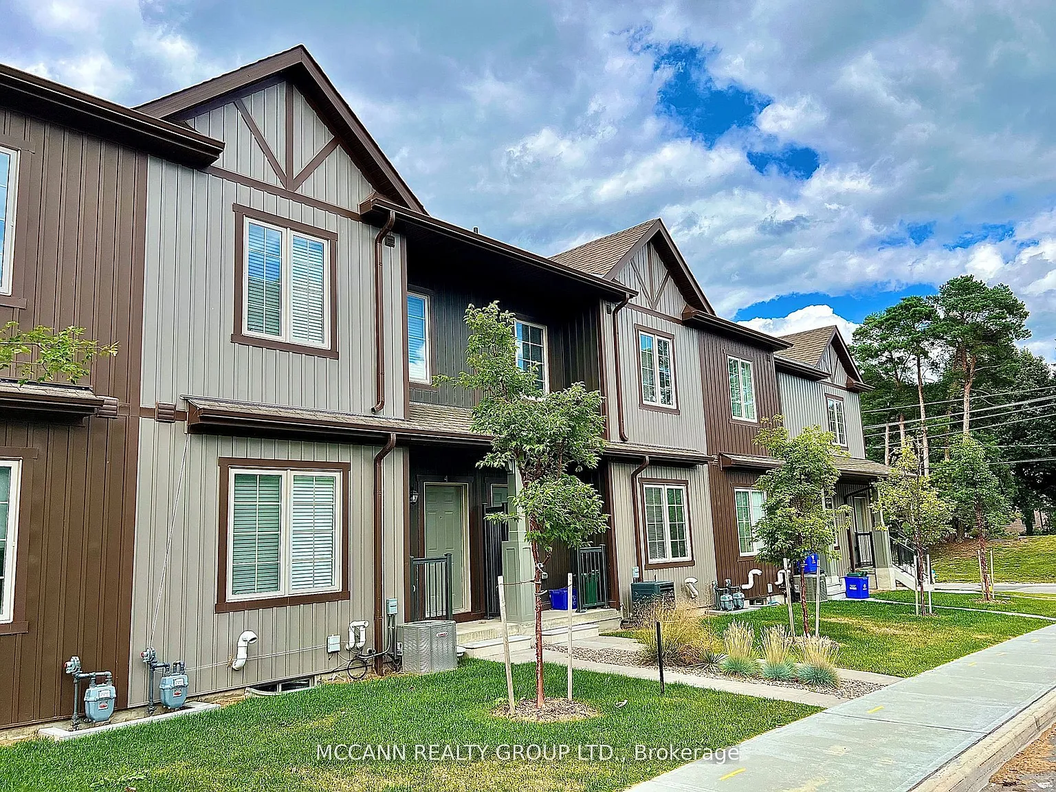 3 bed, $2,700 — Photo 2