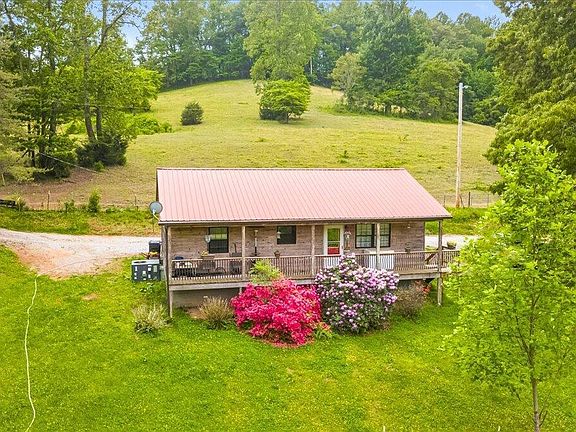 2nd image of 299 Tar Town Hollow Ln