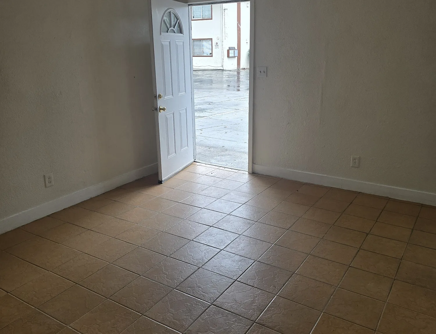 1 bed, 600 sqft, $1,400 — Photo 2