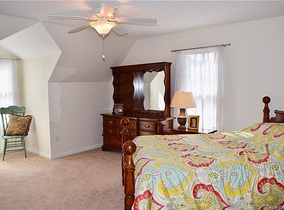 3rd image of 81 Emma Dr