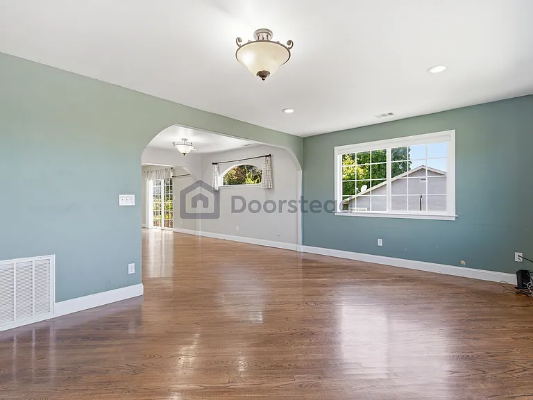 1429 Magazine St — Photo 8