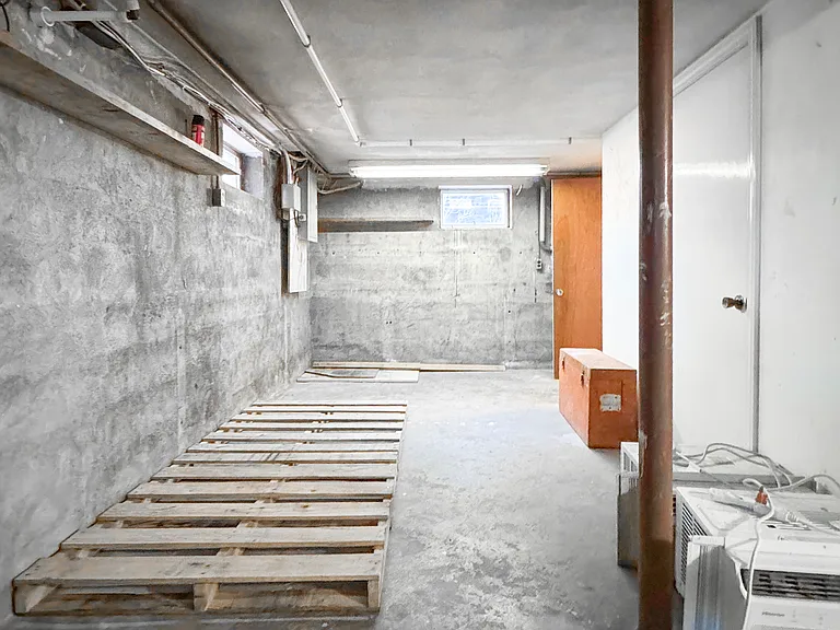 40 Walter St — Photo 28