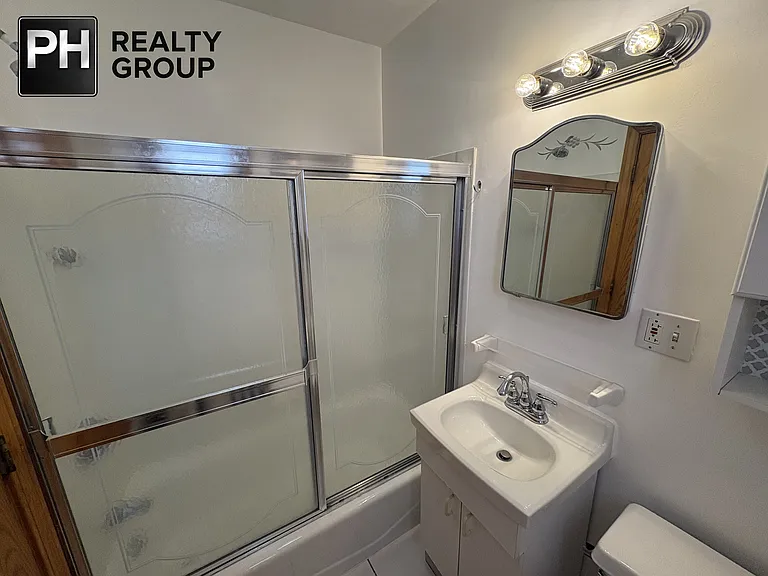 573 Shirley St #2 — Photo 15