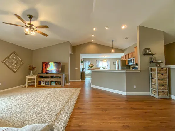 2783 Edwards STREET #D, East Troy, WI 53120