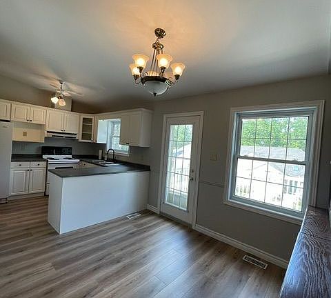 3rd image of 199 Talbot St W #D