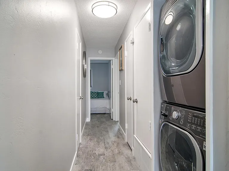 735 Balboa Ct — Photo 16