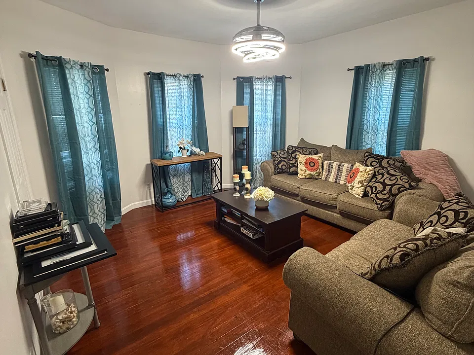 23 Magnolia St #1
