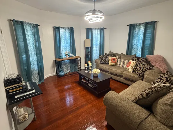 23 Magnolia St APT 1, Pawtucket, RI 02860