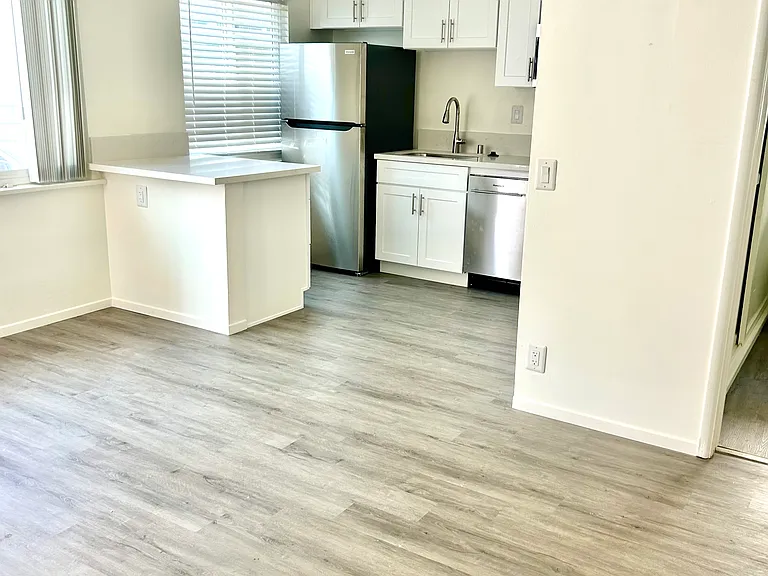 393 Waldo Ave #8 — Photo 14