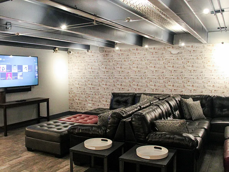Sterling Boulder Apartments - Student Living — Photo 16