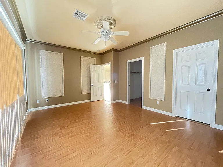 2549 Country Club Dr — Photo 12