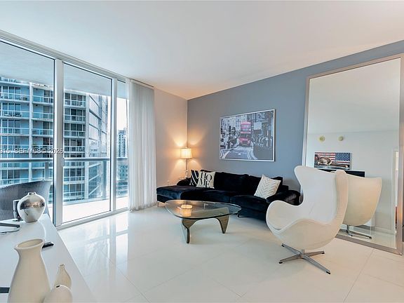 4th image of 475 Brickell Ave APT 4511