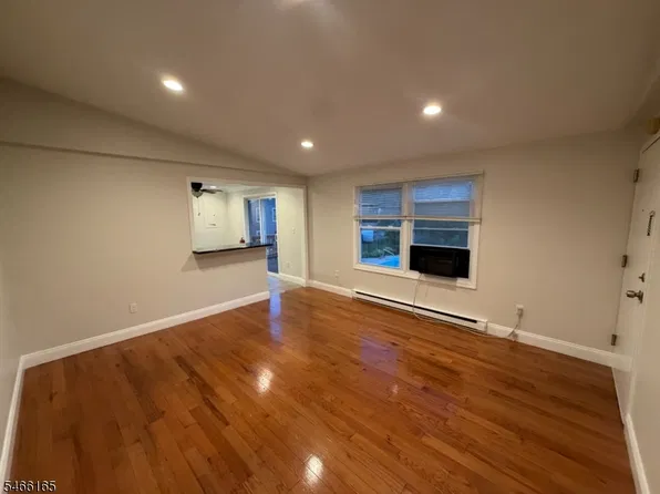 3 Prospect St APT 2C, Mount Arlington, NJ 07856